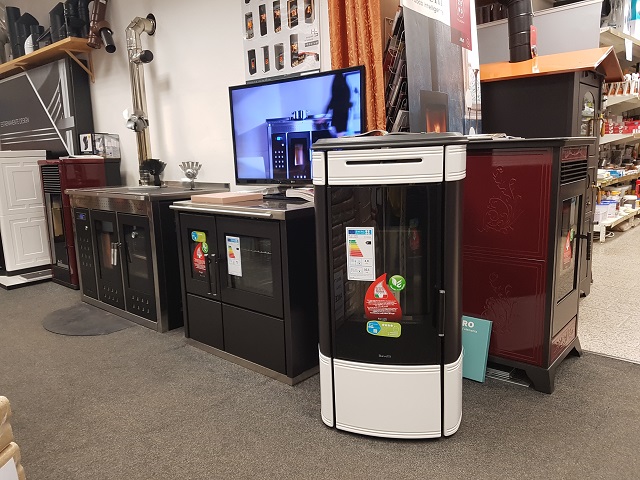 DUFA prodejna sporák MIA a kamna HRV